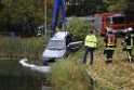 Einsatz BF Koeln PKW im See Koeln Esch P117